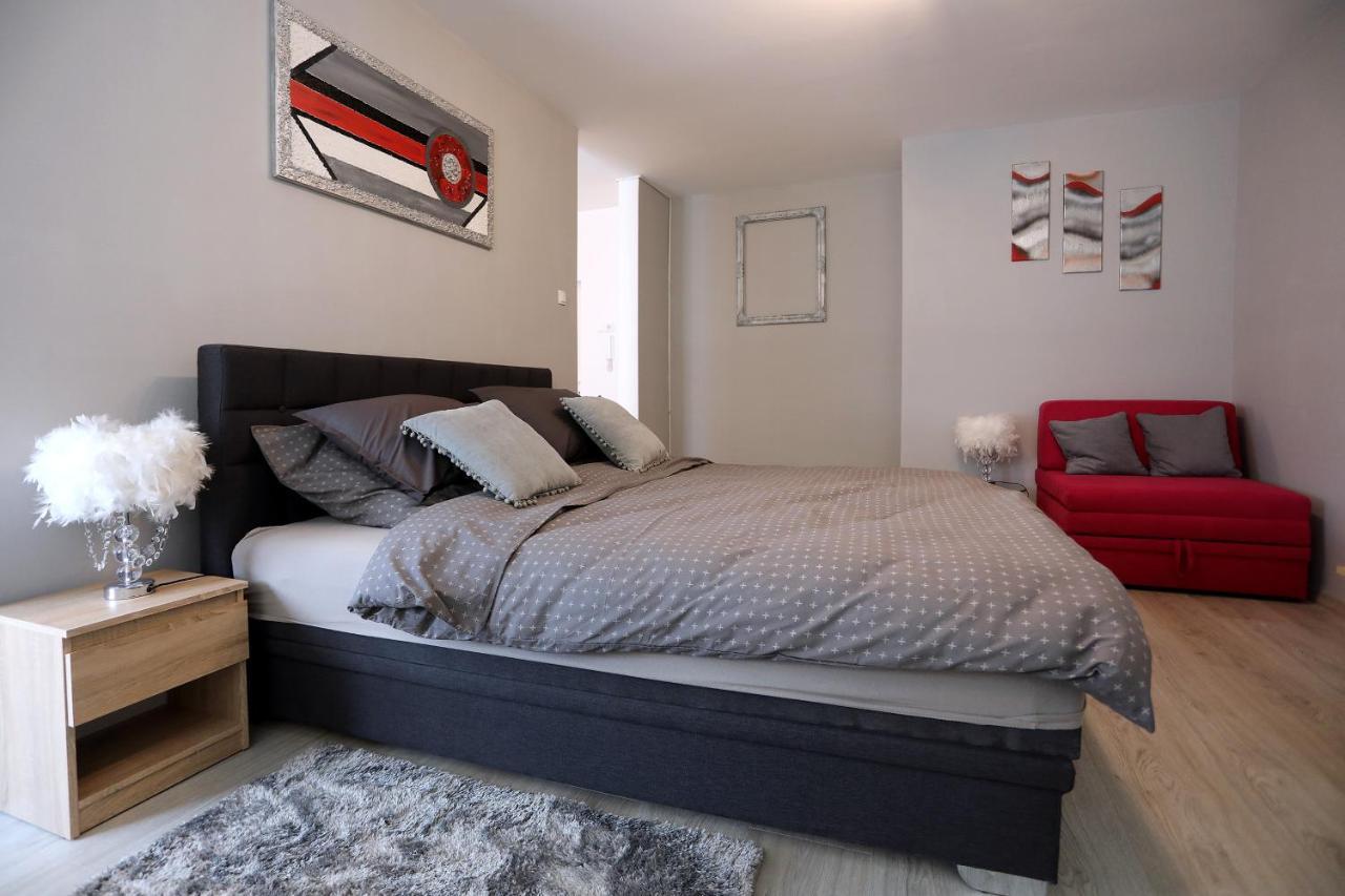 Studio Apartman Ana أوسييك المظهر الخارجي الصورة