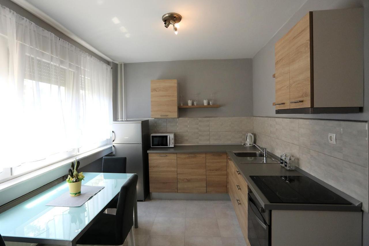 Studio Apartman Ana أوسييك المظهر الخارجي الصورة
